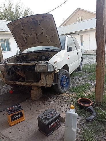Продам компактный городской хэтчбек белого цвета. Передний привод — 3