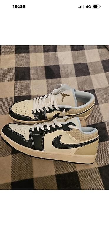 dunk low: Кроссовки низкие в стиле баскетбольной классики. Характеристики: - — 1