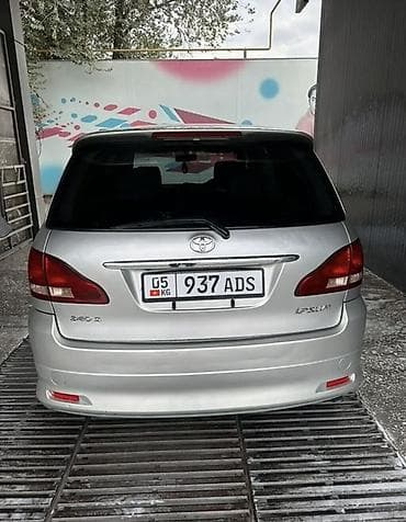 бар авто: Toyota Ipsum: 2002 г., 2.4 л, Автомат, Бензин, Вэн/Минивэн — 4