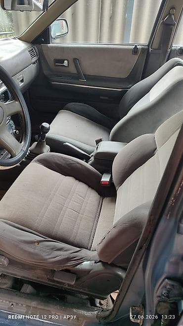 Продажа авто: Mazda 626: 1988 г., 2 л, Механика, Бензин, Хэтчбэк — 7