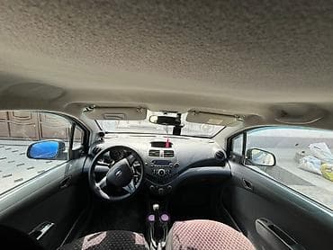 golf 2: Chevrolet Spark: 2011 г., 1 л, Механика, Бензин, Универсал — 5