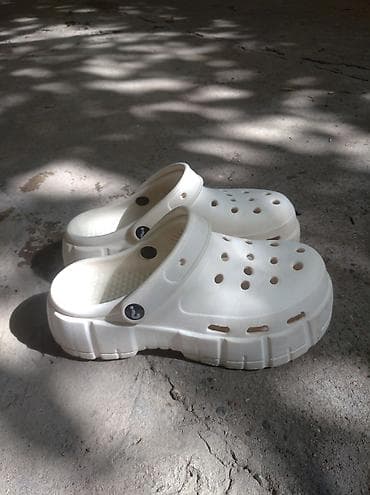 Личные вещи: Сабо, 37.5, Crocs, Новый, цвет - Белый — 3