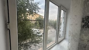 Бөлмөлөр: Сдаётся светлая однокомнатная квартира гостиничного типа. 3этаж из — 8