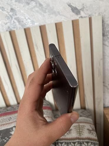Мобильные телефоны: Samsung Galaxy S22 Ultra, цвет - Черный — 1