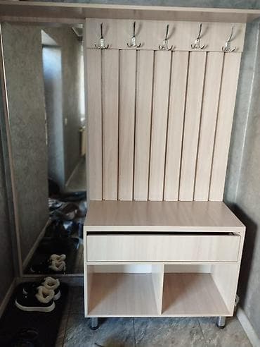 Прихожая комплект «вешалка + тумба для обуви» в светлом деревянном at lalafo.kg Прихожая комплект «вешалка + тумба для обуви» в светлом деревянном