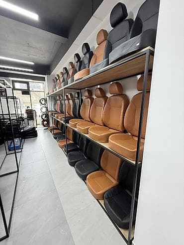 выставка: Металлические торговые стеллажи/стойки-рамки для шоурума и магазина - — 5