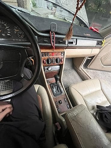 srs: Mercedes-Benz — кожаный салон бежевого цвета. Особенности и — 5