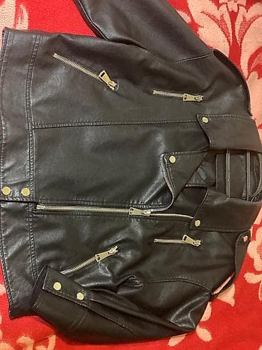 кожаная куртка женская: Продаю женскую косуху. Состояние как новое !!!!! Несколько раз — 3