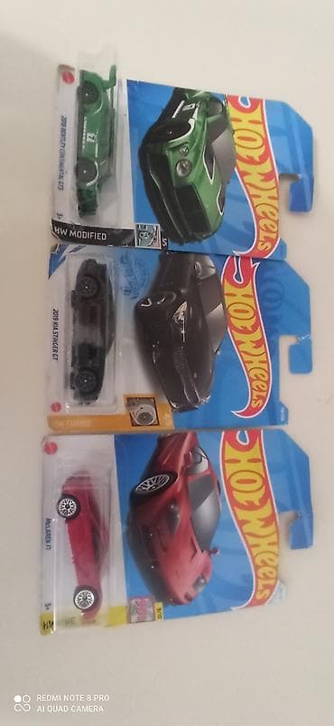 Набор из 3 машинок Hot Wheels (масштаб 1:64) в фирменных блистерах