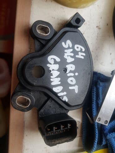 Mitsubishi Shariot Grandis селектор коробки Митсубиси Шариот Грандис at lalafo.kg Mitsubishi Shariot Grandis селектор коробки Митсубиси Шариот Грандис