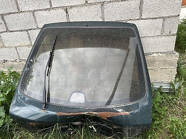 Крышка багажника Toyota, 2001 г., Б/у — 1