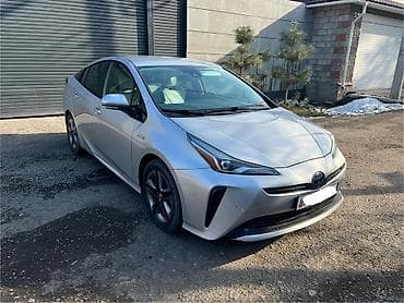 Продажа авто: Toyota Prius: 2019 г., 1.8 л, Вариатор, Гибрид, Хэтчбэк — 2