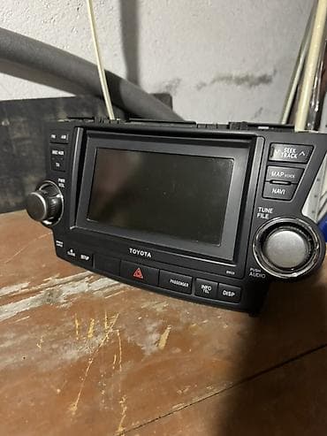 mini vci: Штатная мультимедийная система Toyota Hailander 2011 год (головное — 1