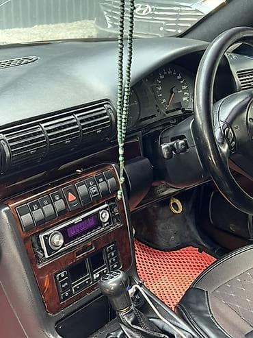 фолсваген б 4: Audi A4: 1998 г., Механика, Бензин, Седан — 3