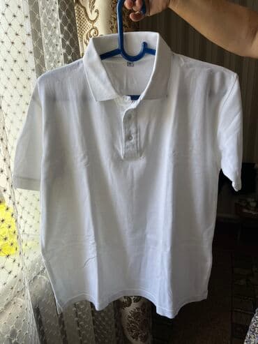 белый рубашки: Белый батник, поло новый, мужской, размер 44-46, можно в школу, на — 1