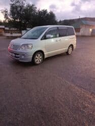 lexus 450d: Toyota Noah: 2003 г., 2 л, Автомат, Бензин, Минивэн — 5