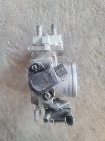 50: Дроссельная заслонка Honda 2002 г., Б/у, Оригинал, Япония — 1