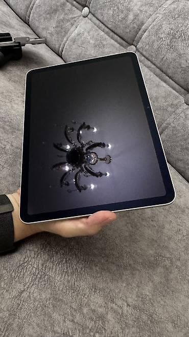 Планшеты: Планшет, Apple, память 128 ГБ, 10" - 11", Wi-Fi, Б/у, Классический цвет - Серебристый — 2
