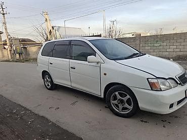 дифлектор: Toyota Gaia: 2001 г., 2 л, Автомат, Бензин, Минивэн — 2