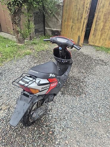 армения номер: Скутеретта Honda, 50 куб. см, Бензин — 2