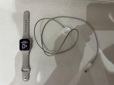 1: Apple Watch SE 2 (40 мм), алюминиевый корпус, цвет ближе к — 6