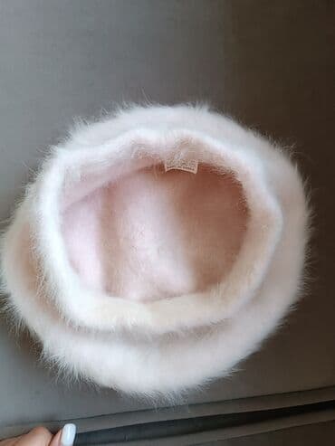 Беретка для девочки 5-7лет Корея, ангорка. Дочка не стала носить, в