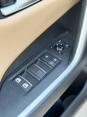 amg 124: Toyota RAV4: 2021 г., 2.5 л, Вариатор, Гибрид, Кроссовер — 8