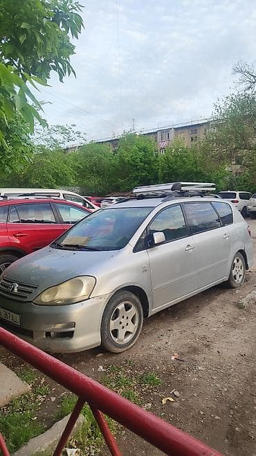 Toyota Avensis: 2004 г., 2 л, Автомат, Бензин, Минивэн — 2