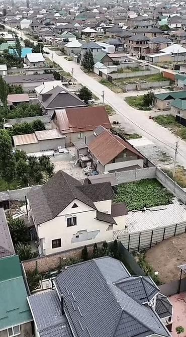 4 bedroom: 🏡 Продаётся 2-этажный дом с мансардой 📐 Площадь: 160 м² 🌿 Участок: 5 — 2