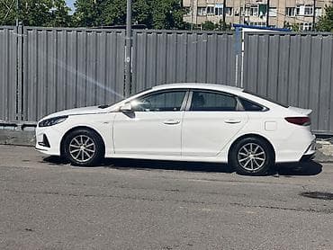 Продажа авто: Hyundai Sonata: 2018 г., 2 л, Автомат, Бензин, Седан — 5