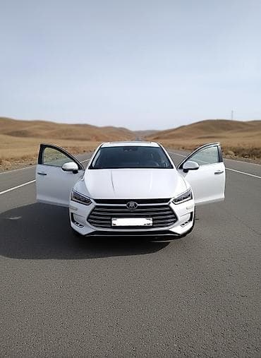 BYD Qin: 2019 г., 1.5 л, Автомат, Гибрид, Седан