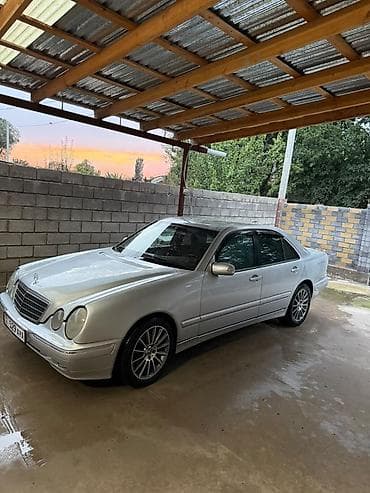 Mercedes-Benz E-Class: 2000 г., 2.6 л, Механика, Седан