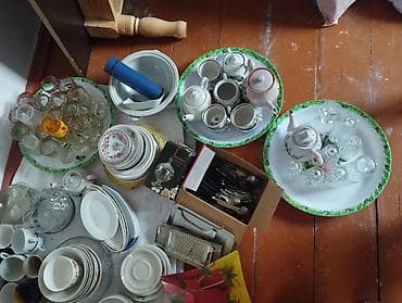 бак на авто: Продается всё в хороших состояниях. Большой набор посуды для кухни и — 4