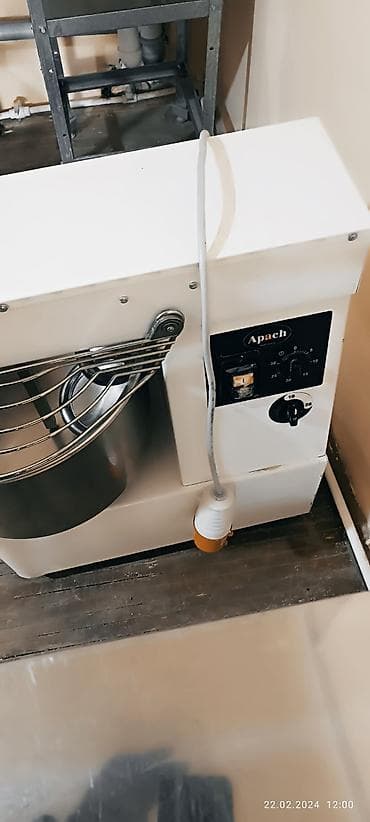 требуется в кафе: Аппарат для пекарни: тестоделитель-округлитель Dutchess JN + — 6