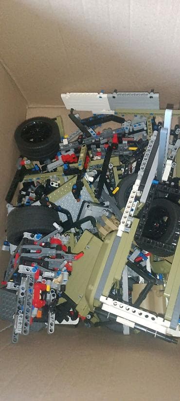Игрушки: Конструктор Лего Техник — Land Rover Defender. 2573 деталей — 3