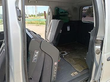 мэри: Mercedes-Benz Vaneo: 2004 г., 1.6 л, Механика, Бензин, Минивэн — 9