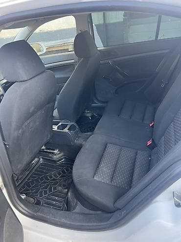 4: Skoda Octavia: 2011 г., 1.4 л, Механика, Бензин, Лифтбек — 8