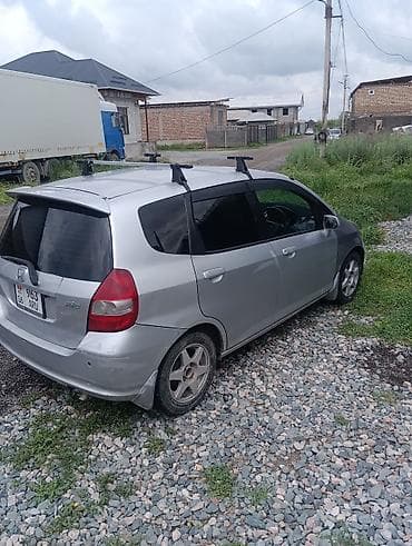 Honda Fit: 2001 г., 1.3 л, Вариатор, Бензин, Седан