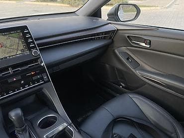 tesla model 3: Toyota Avalon: 2018 г., Гибрид, Седан — 9