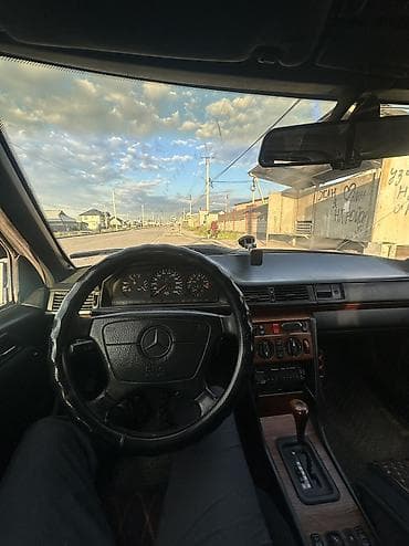 мерседес волк: Mercedes-Benz W124: 1994 г., 2.2 л, Автомат, Газ, Универсал — 2