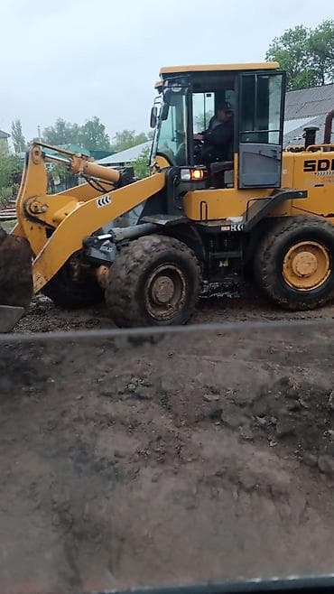 консольный кран: Услуга погрузчик вывоз строй мусора навоз демонтаж домов засыпка — 2