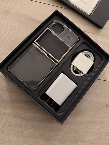 Vivo X Flip — 2