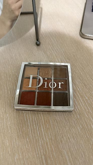 Продаю оригинальную палетку теней от Dior, покупала в магазине at lalafo.kg Продаю оригинальную палетку теней от Dior, покупала в магазине