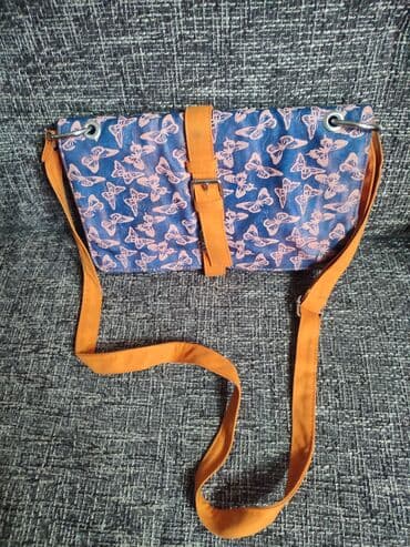 барсетка оригинал: Клатч
Два отделения.
Застёжка на замке-защелке — 1