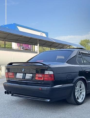 BMW 5 series: 1988 г., 3 л, Механика, Бензин, Седан — 5