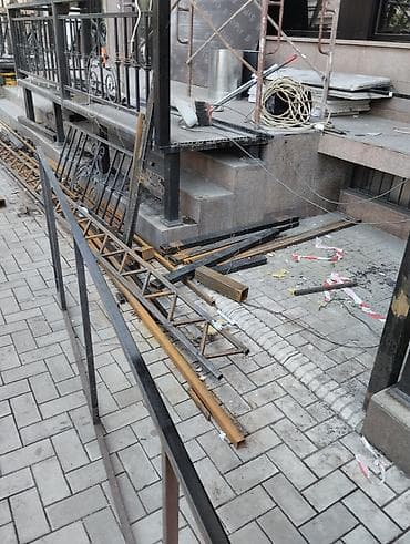 Услуги по строительству и ремонту: Изготовление перил Материал: Камень, Наружные, Гарантия — 4
