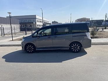 xedos 9: Honda Stepwgn: 2010 г., 2 л, Автомат, Бензин, Минивэн — 5