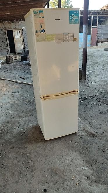 продаю бу морозильник: Холодильник Atlant, Двухкамерный — 2