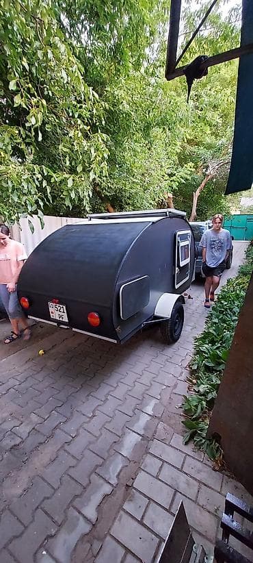 Компактный туристический прицеп-капля (teardrop camper) для lalafo.kg да Компактный туристический прицеп-капля (teardrop camper) для