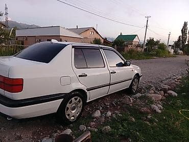 мини машины для взрослых: Volkswagen Vento: 1992 г., 1.8 л, Механика, Бензин, Седан — 3